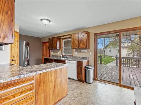 Kitchen - 10047 County Road 8, Brainerd, MN 56401 photo 2 of 2