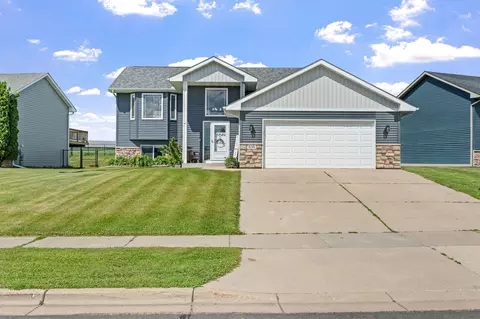 816 Cologne Ln, Waverly, MN 55390