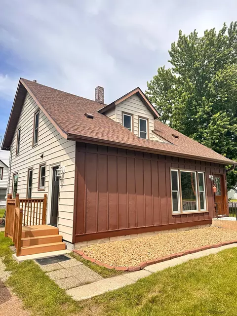 720 Fir Ave, Bird Island, MN 55310