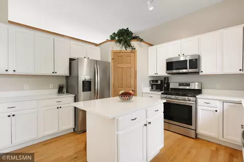 Kitchen - 15751 Cicerone Path, Rosemount, MN 55068 photo 4 of 5