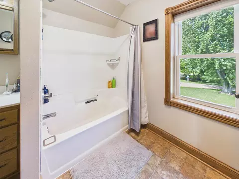 Bath - 503 Main St E, Freeport, MN 56331 photo 4 of 5