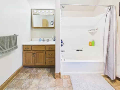 Bath - 503 Main St E, Freeport, MN 56331 photo 3 of 5