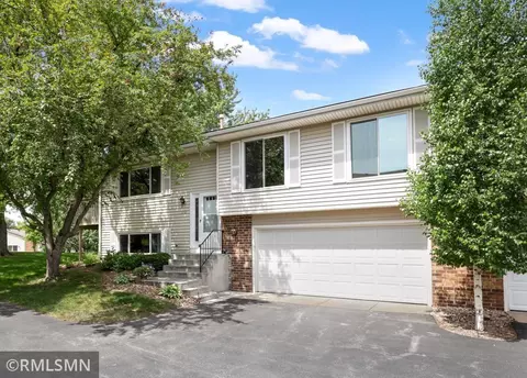 1501 W 140th St, Burnsville, MN 55337