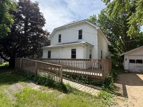 217 W Oak St, Osakis, MN 56360