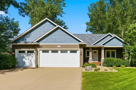 2657 Goodview Ave N, Oakdale, MN 55128