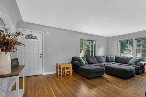 Entry Way - 656 E Saint Germain St, Saint Cloud, MN 56304 photo 1 of 4