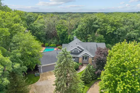 2700 Ashbourne Rd, Wayzata, MN 55391