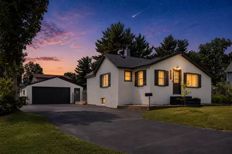 2618 S Avenue Ave E, North Saint Paul, MN 55109