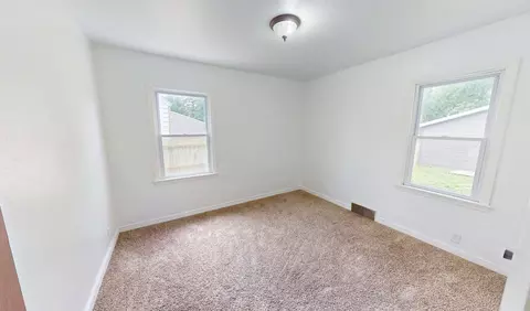 Bedroom - 1004 6th St SW, Willmar, MN 56201 photo 4 of 8