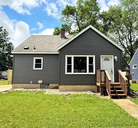 Exterior - 1004 6th St SW, Willmar, MN 56201 photo 4 of 4