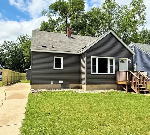 1004 6th St SW, Willmar, MN 56201