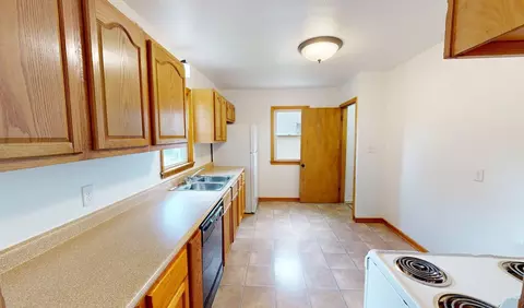 Kitchen - 1004 6th St SW, Willmar, MN 56201 photo 2 of 2