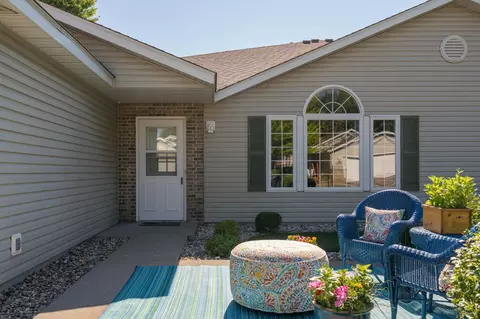 150 Oxford Path, Mankato, MN 56001
