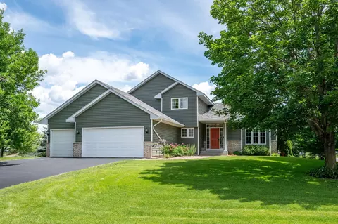 13522 Oakwood Dr, Rogers, MN 55374