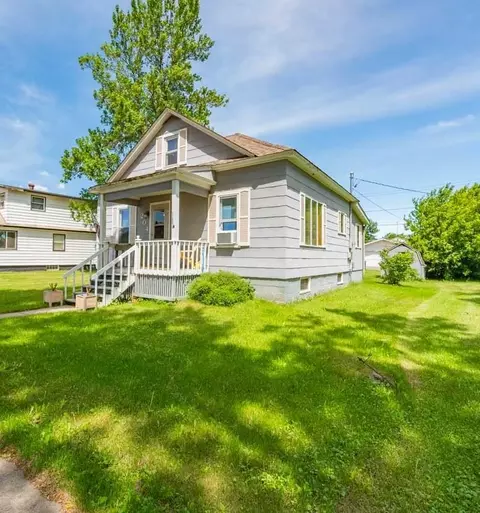 204 W 1st Ave, Keewatin, MN 55753