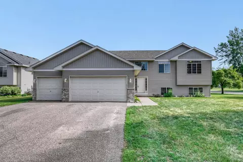 1001 Maplewood Ave SW, Isanti, MN 55040