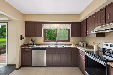 Kitchen - 5900 Afton Rd, Shorewood, MN 55331 photo 2 of 3