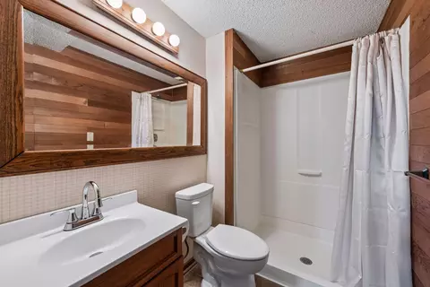Bath - 5900 Afton Rd, Shorewood, MN 55331 photo 2 of 2