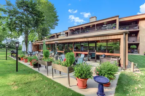 705 E Burnsville Pkwy #114, Burnsville, MN 55337