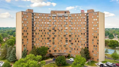 1181 Edgcumbe Rd #814, Saint Paul, MN 55105