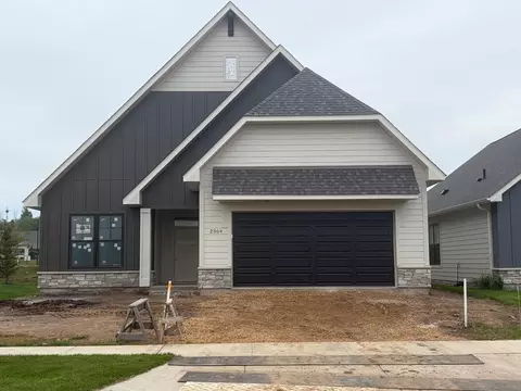 2364 Sydney Ln, Hudson, WI 54016
