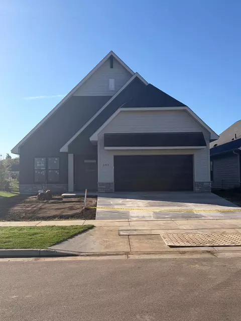 2364 Sydney Ln, Hudson, WI 54016
