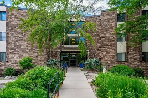 10451 Greenbrier Rd #318, Minnetonka, MN 55305