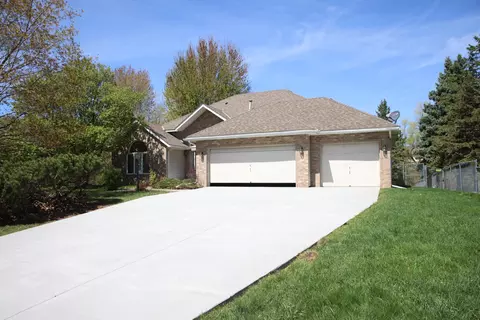 2522 Windsor Ln, Woodbury, MN 55125