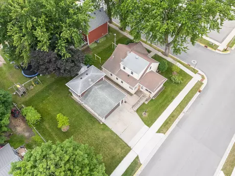 View/Area - 145 6th St NW, Plainview, MN 55964 photo 2 of 5