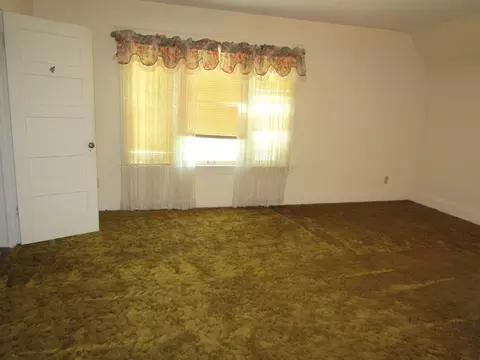 Bedroom - 507 N 3rd St, Montevideo, MN 56265 photo 4 of 8