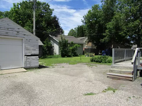 Exterior - 507 N 3rd St, Montevideo, MN 56265 photo 4 of 6