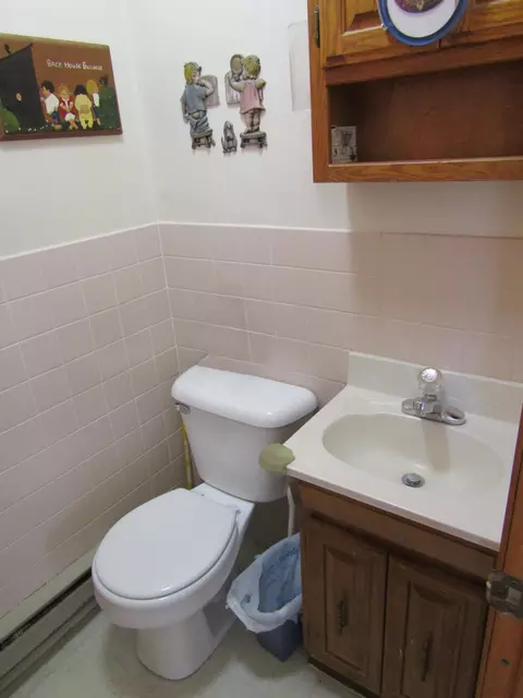 Bath - 507 N 3rd St, Montevideo, MN 56265 photo 1 of 3