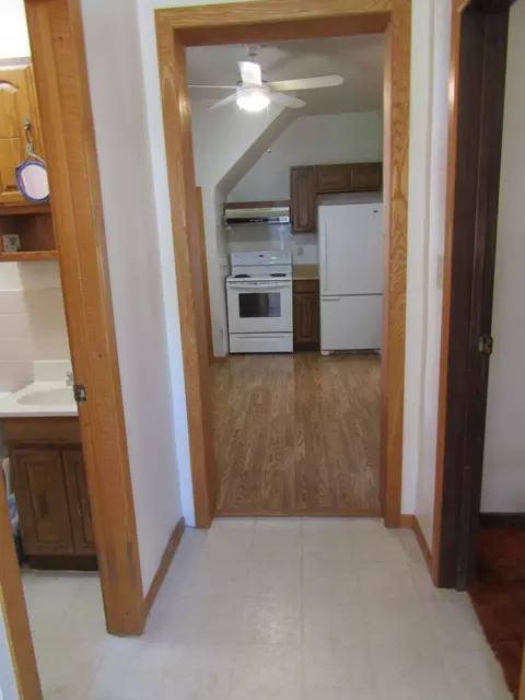Entry Way - 507 N 3rd St, Montevideo, MN 56265 photo 2 of 2