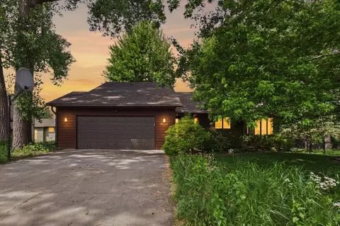 3025 Thunder Bay Rd, Little Canada, MN 55117