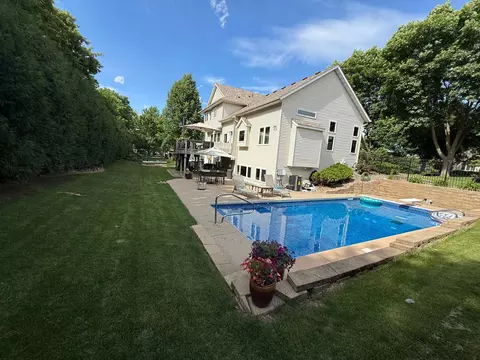 20439 Islandview Cir, Lakeville, MN 55044