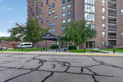 6615 Lake Shore Dr S #304, Richfield, MN 55423