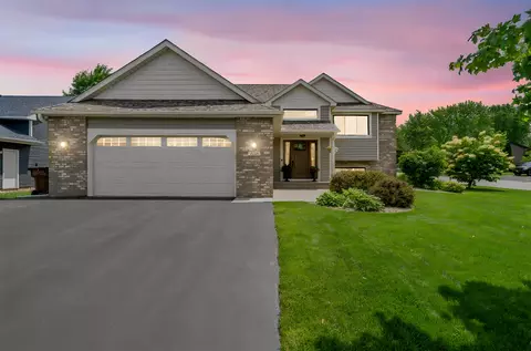 2401 Hydram Ave N, Oakdale, MN 55128