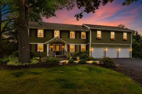 9882 Purgatory Rd, Eden Prairie, MN 55347