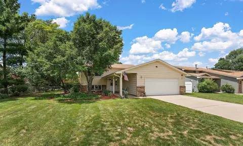 5241 Vera Cruz Ave N, Crystal, MN 55429