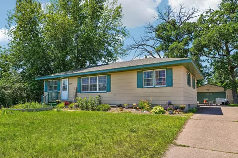 38804 8th Ave, North Branch, MN 55056