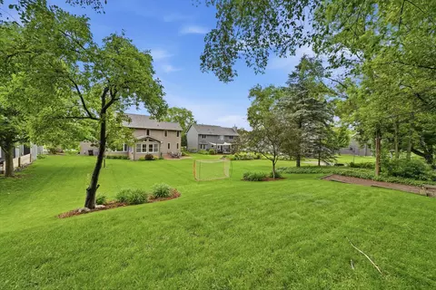 4085 Deerwood Trl, Eagan, MN 55122