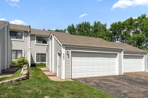 943 Sylvia Ln, Shoreview, MN 55126