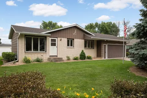 1119 Park Ln, Hastings, MN 55033