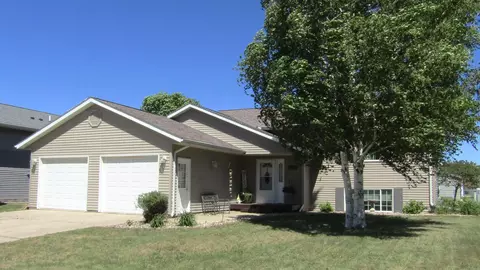 217 London Rd, Marshall, MN 56258