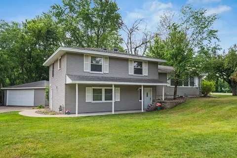 10500 Vessey Rd, Bloomington, MN 55437