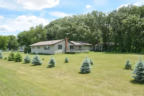 8210 Oakwood Dr SE, Becker, MN 55319
