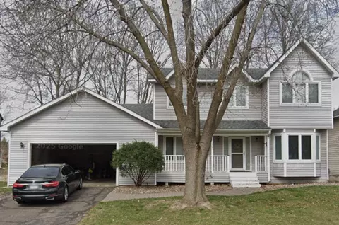 8237 Orchid Ln N, Maple Grove, MN 55311