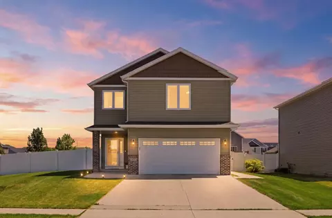 3101 6th St E, West Fargo, ND 58078