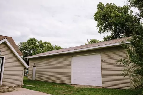 Exterior - 403 Main St E, Cavalier, ND 58220 photo 4 of 4