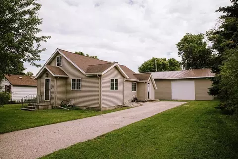 Exterior - 403 Main St E, Cavalier, ND 58220 photo 2 of 4
